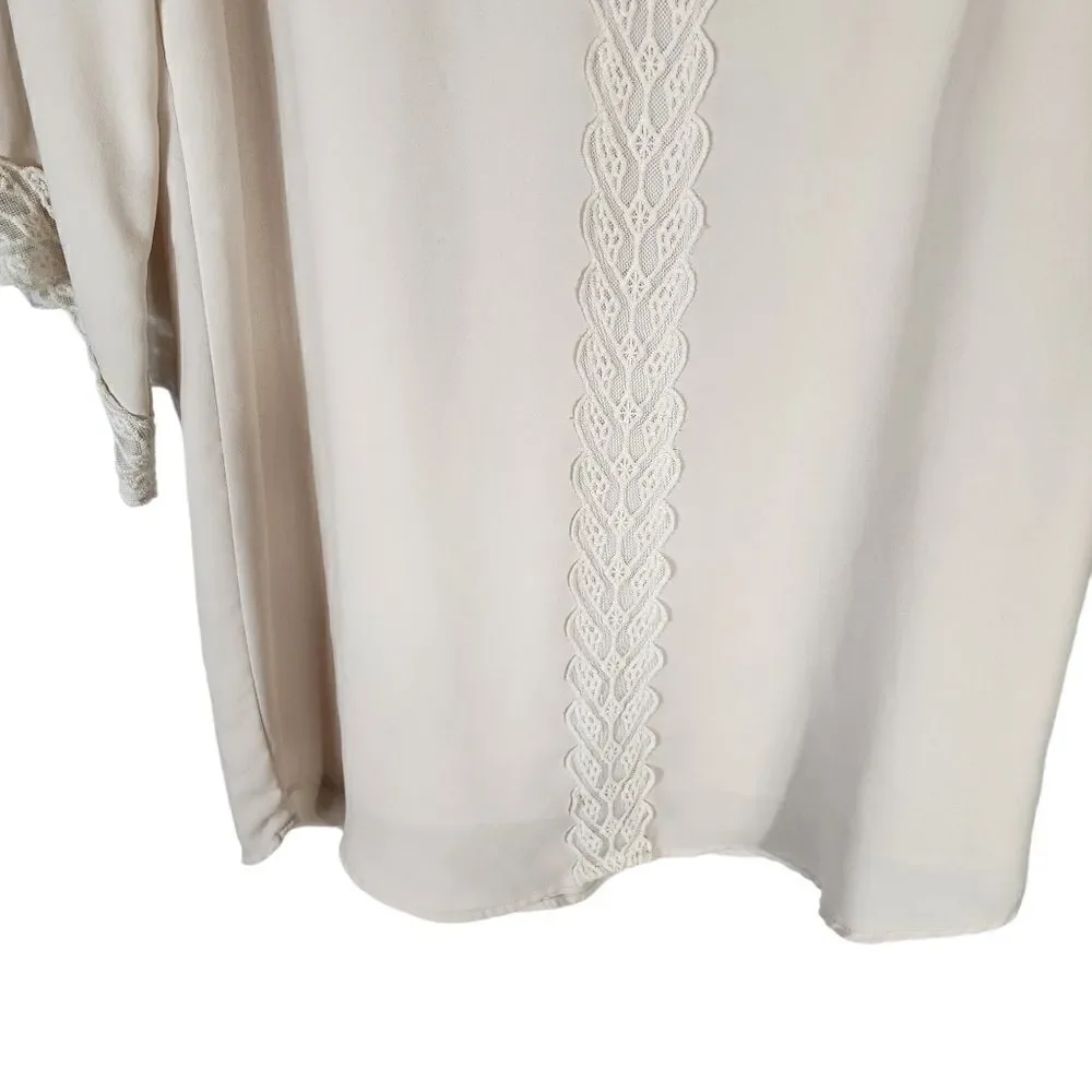 ASTR The Label Cream Scalloped Lace Trim Low Back Shift Mini Dress